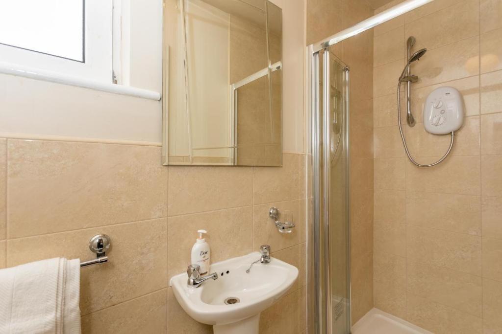 Town Square Townhouse - Best Location In Galway Exteriör bild