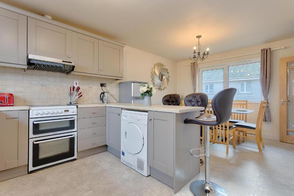 Town Square Townhouse - Best Location In Galway Exteriör bild