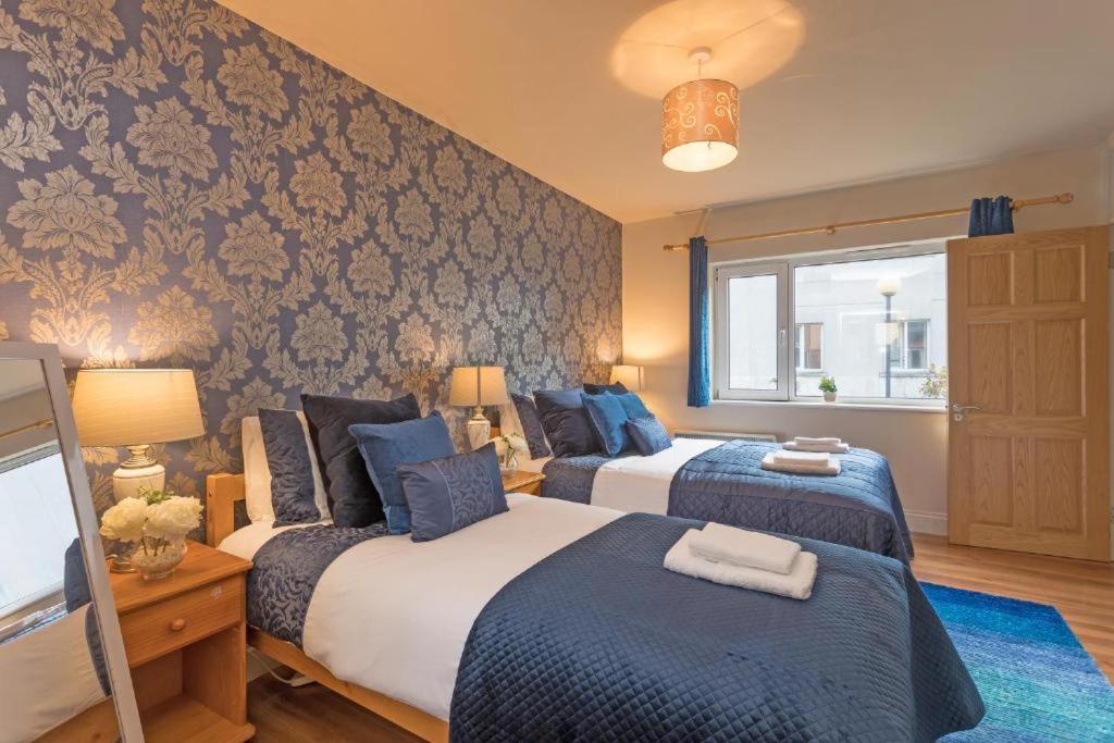 Town Square Townhouse - Best Location In Galway Exteriör bild