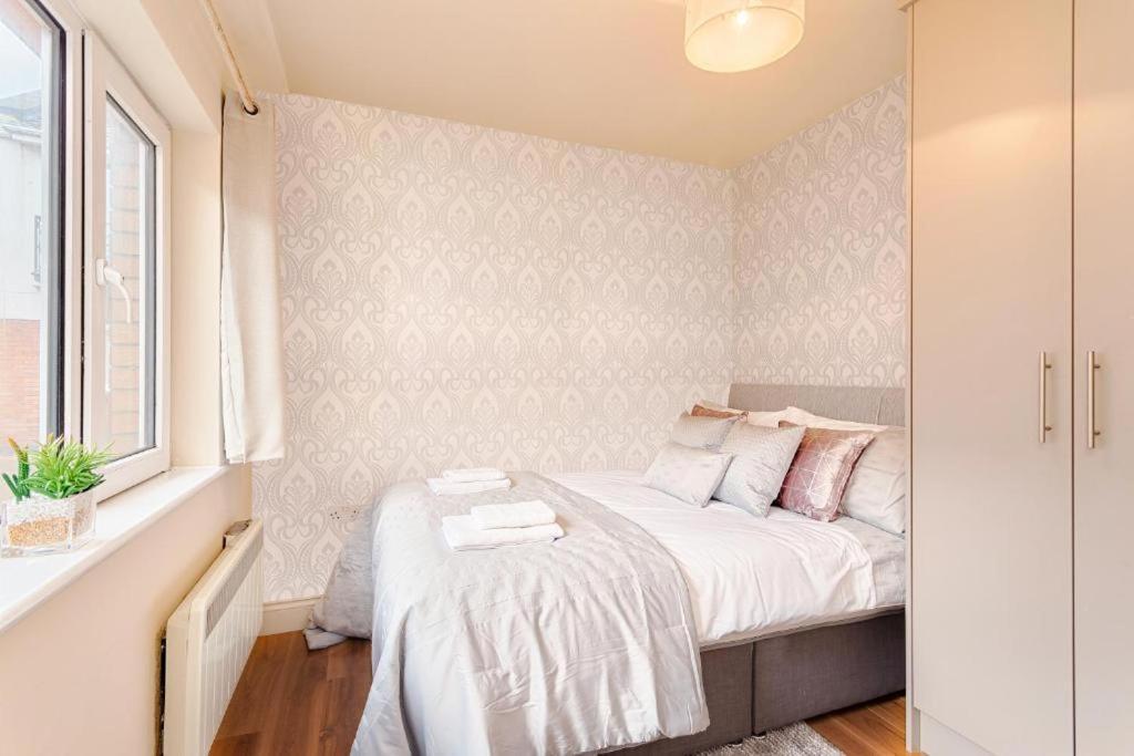 Town Square Townhouse - Best Location In Galway Exteriör bild